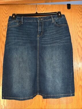 Westport 1962, stretchy jean skirt, medium blue, size 8